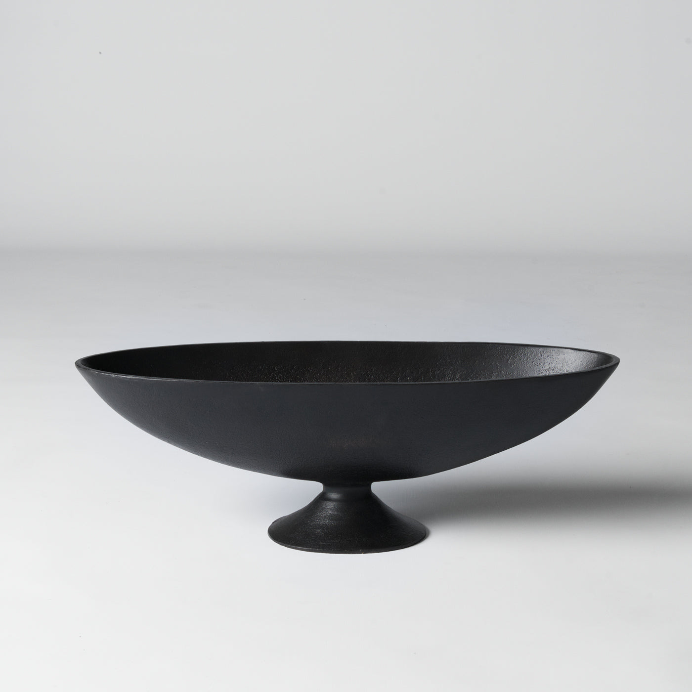 Metal centrepiece bowl