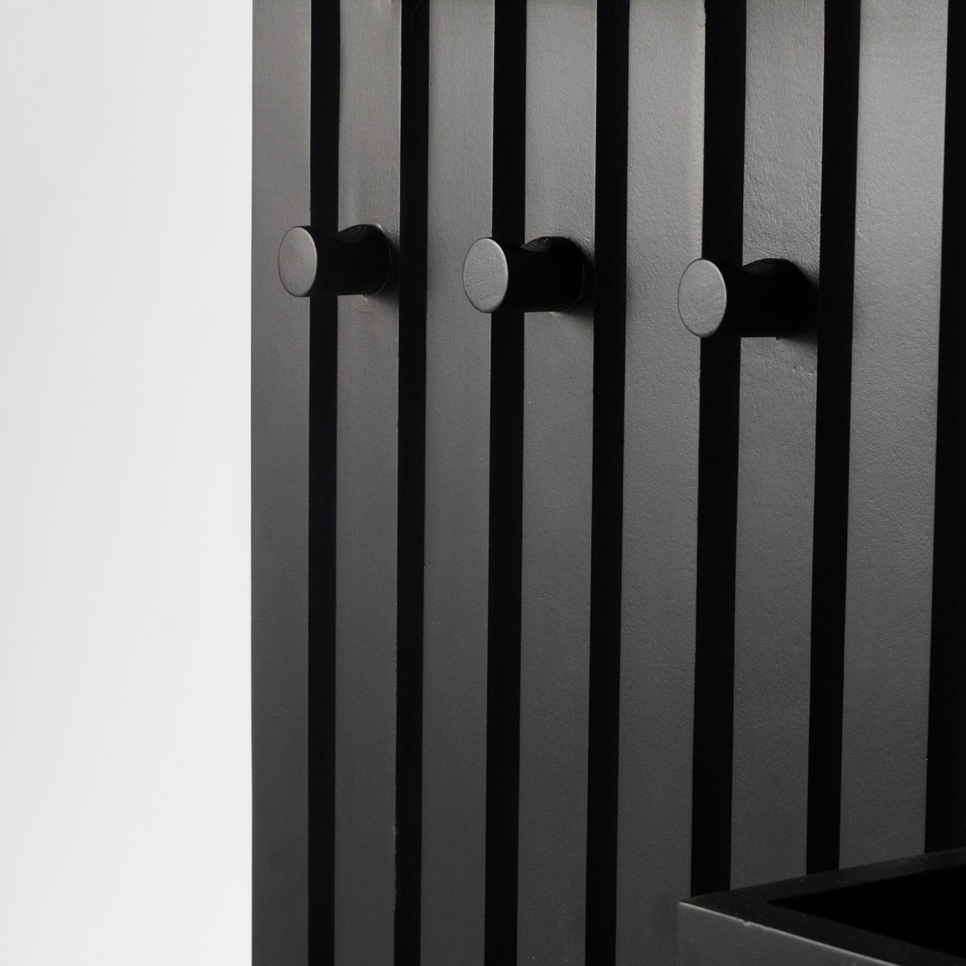 slatted display shelf