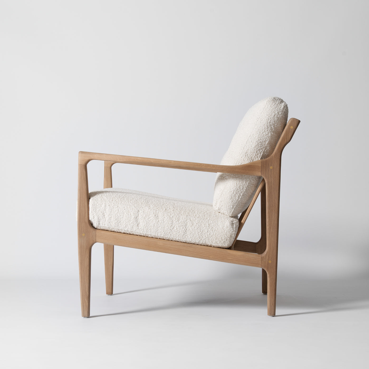 Modern oak lounge chair
