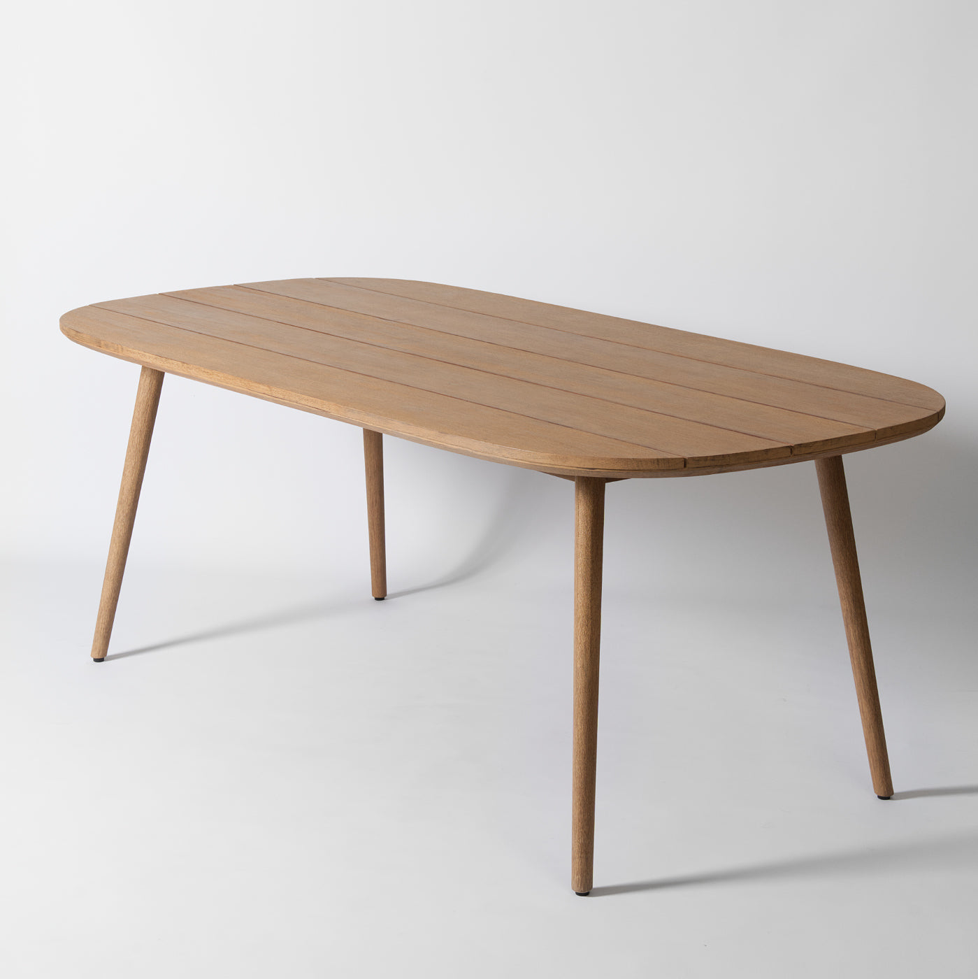 Oval outdoor dining table