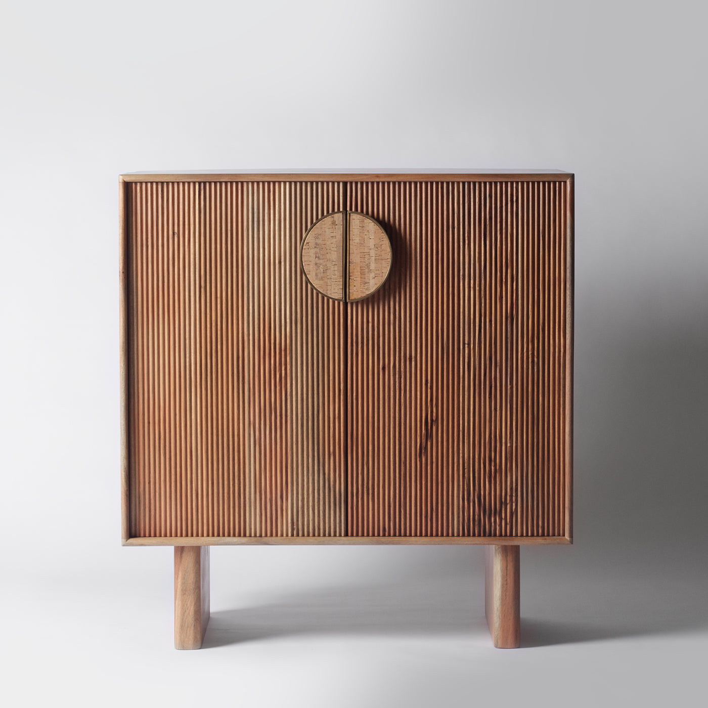 Acacia ribbed drinks cabinet