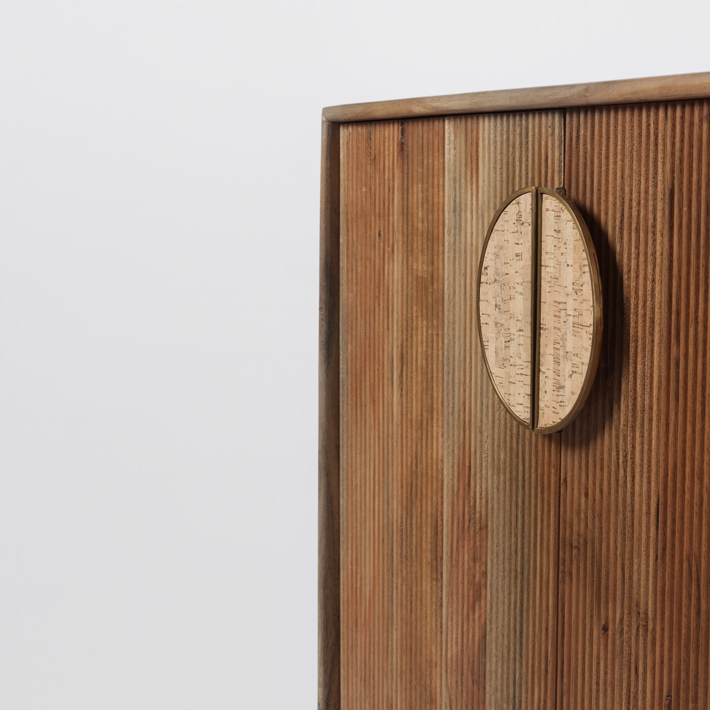 Acacia ribbed drinks cabinet