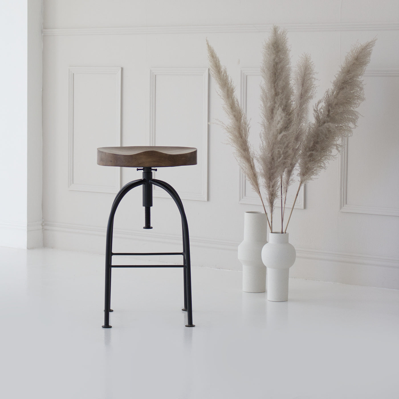 Adjustable bar stool walnut