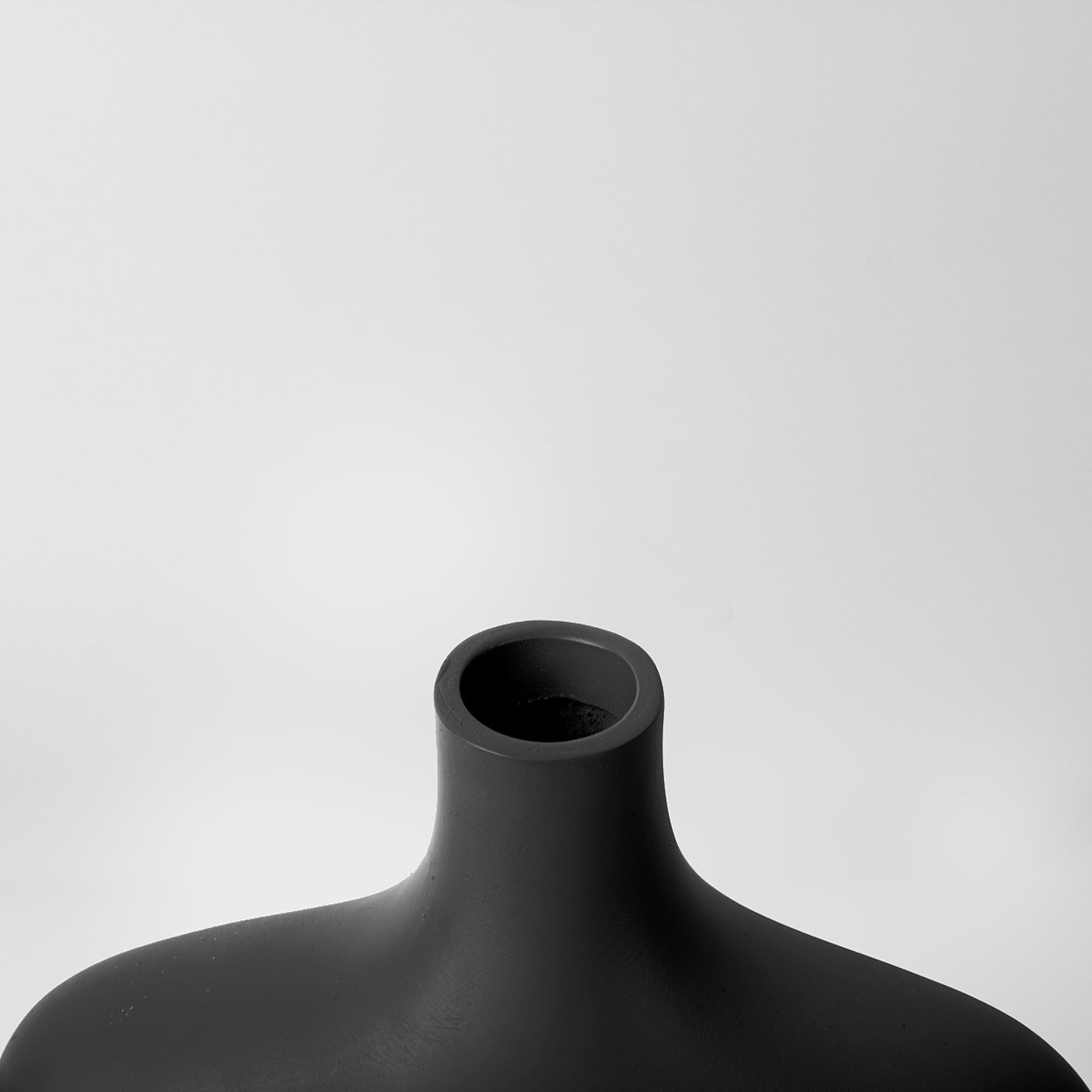 Black Minimalist Vase