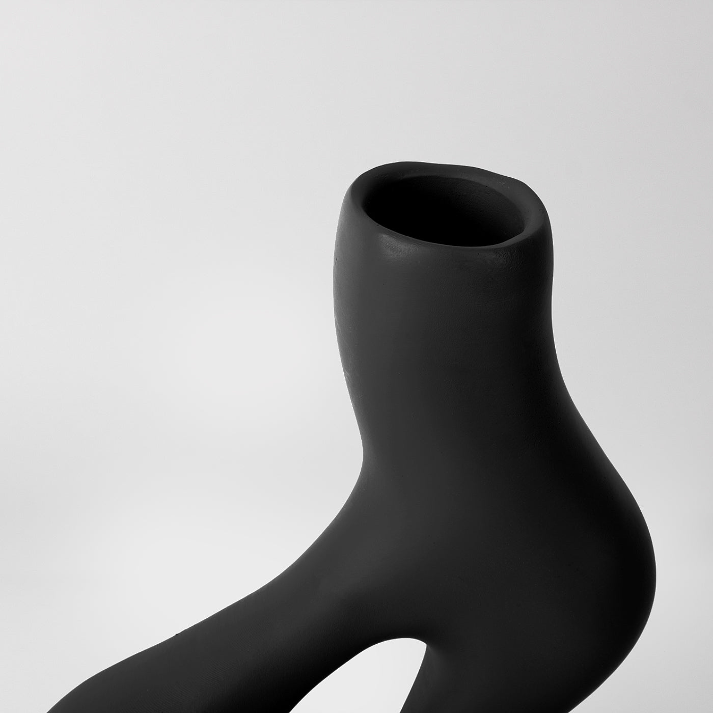 Black Minimalist Vase