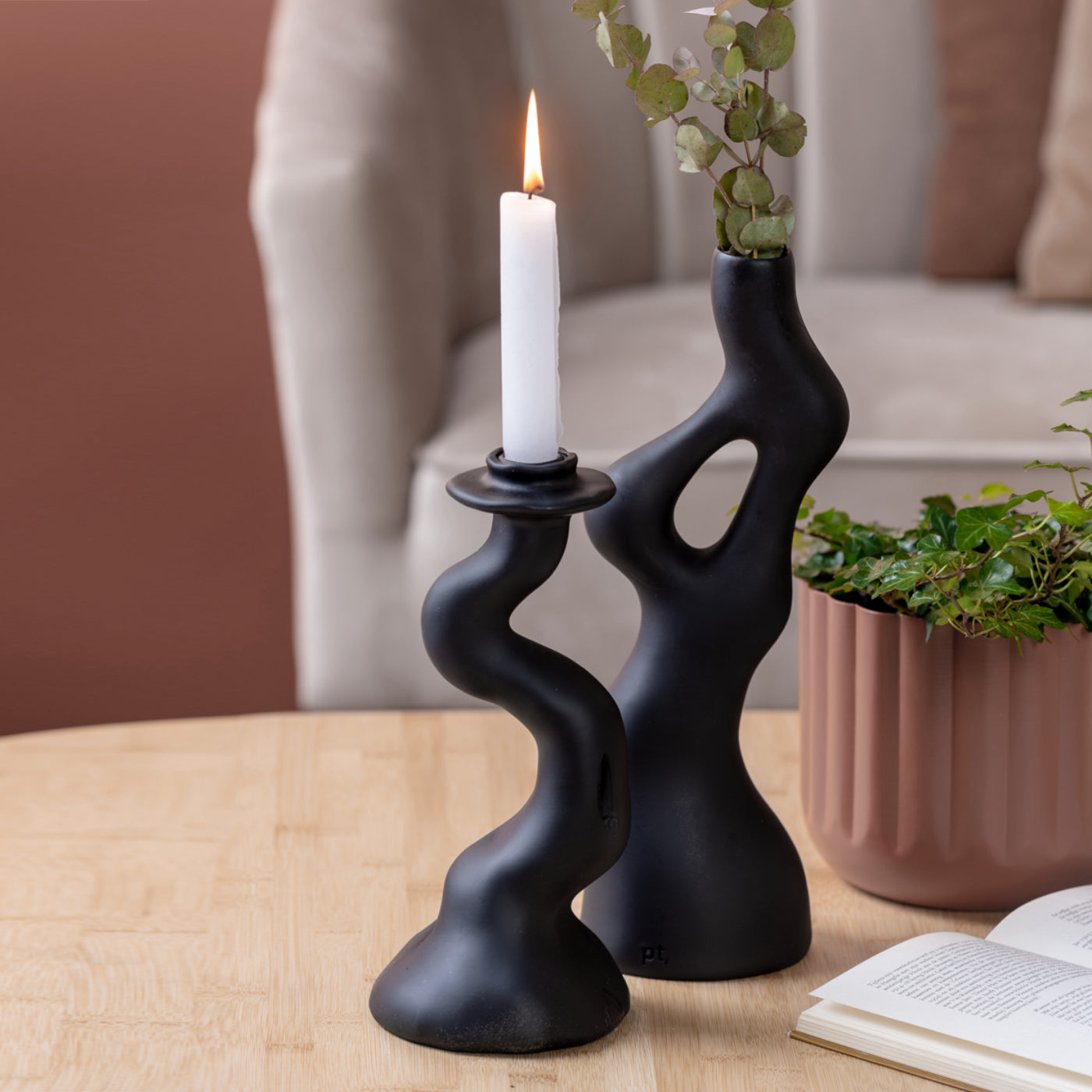 Black Minimalist Vase