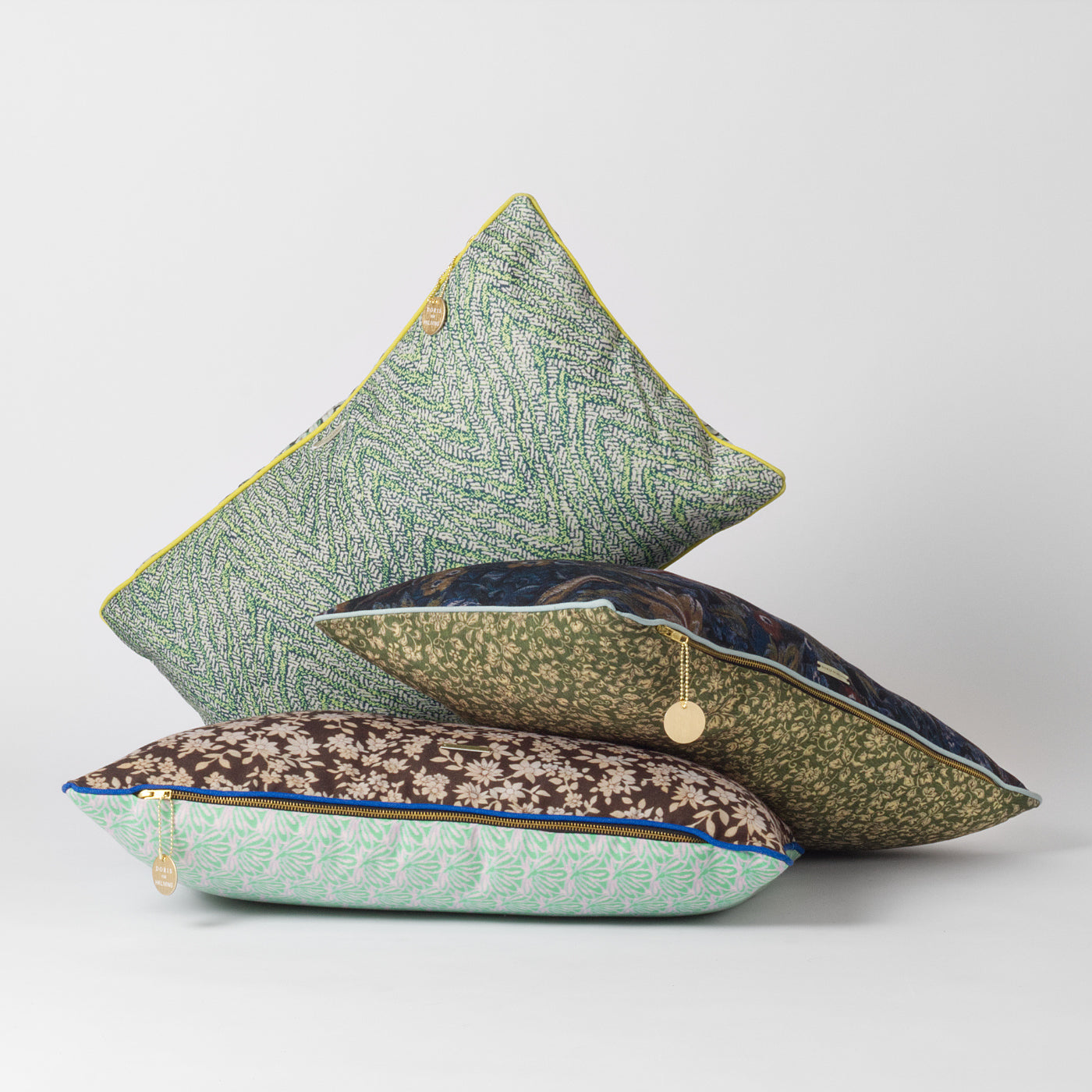Retro scatter cushions