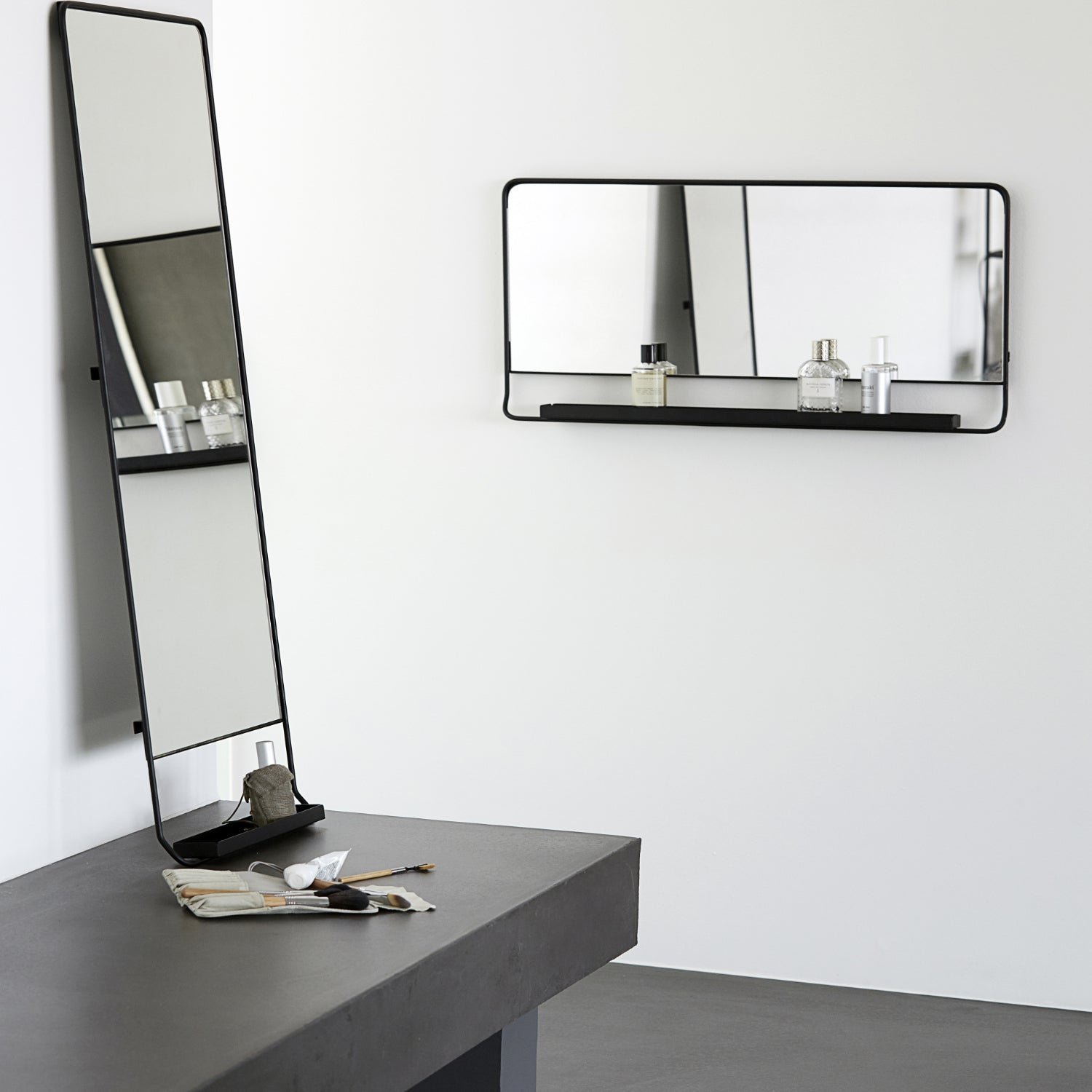 Minimalist Wall Wall Mirror