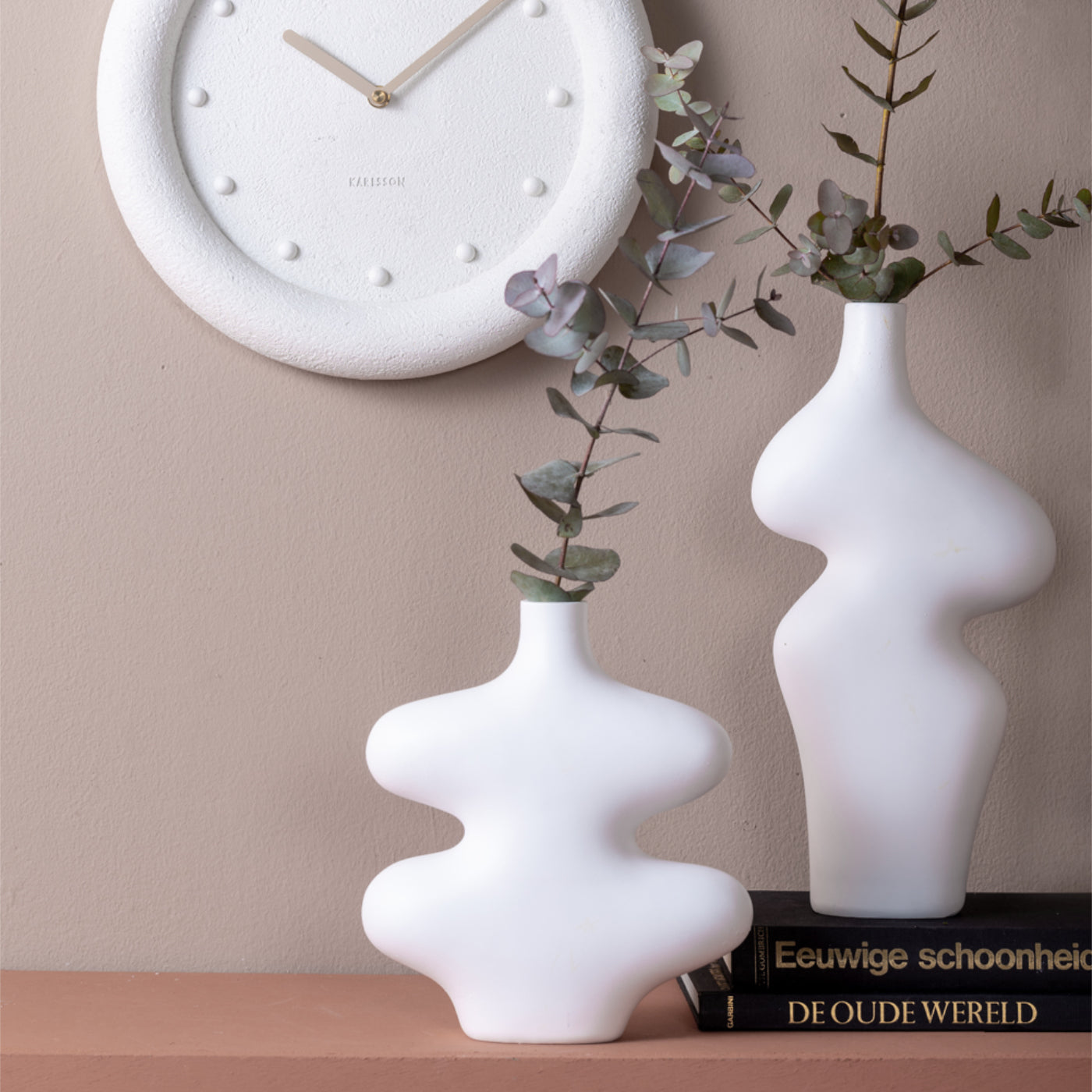 Jorne White Minimalist Vase