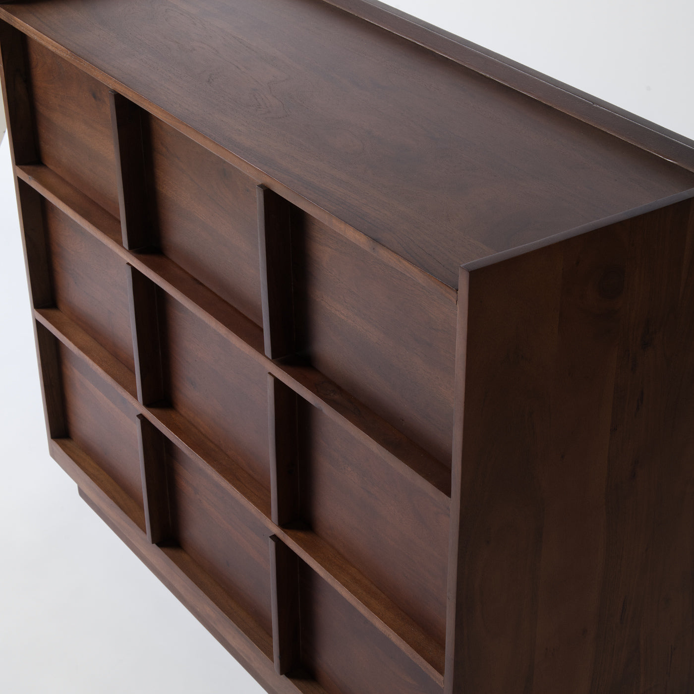 Wooden chest of drawers