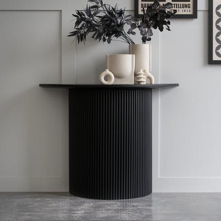 A closer look at Refined Scandinavian Console Tables Design