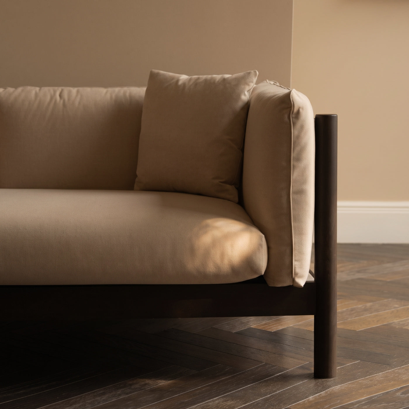 Wood-framed 4-seater sofa with wooden frame