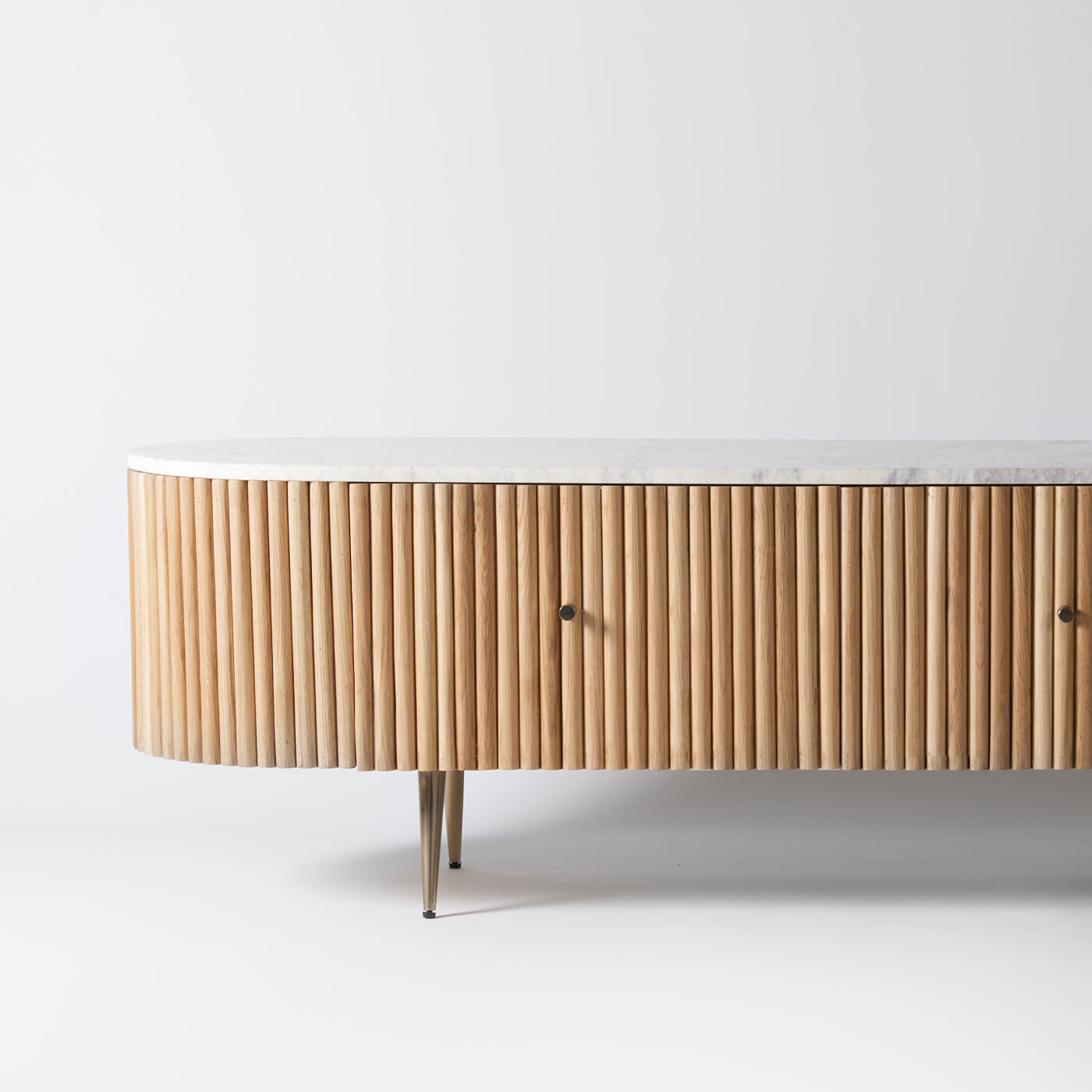 Ribbed oak media unit