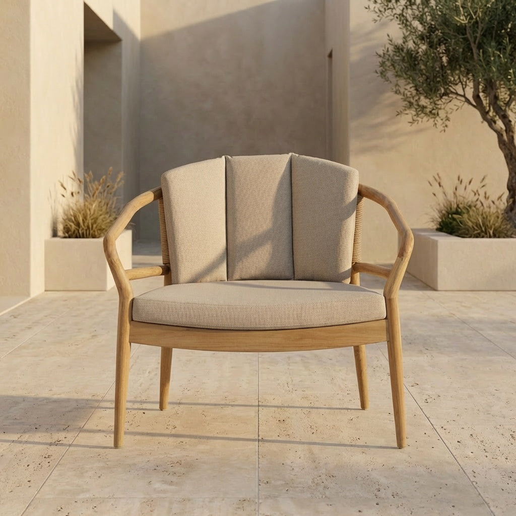 Outdoor teak lounge chair