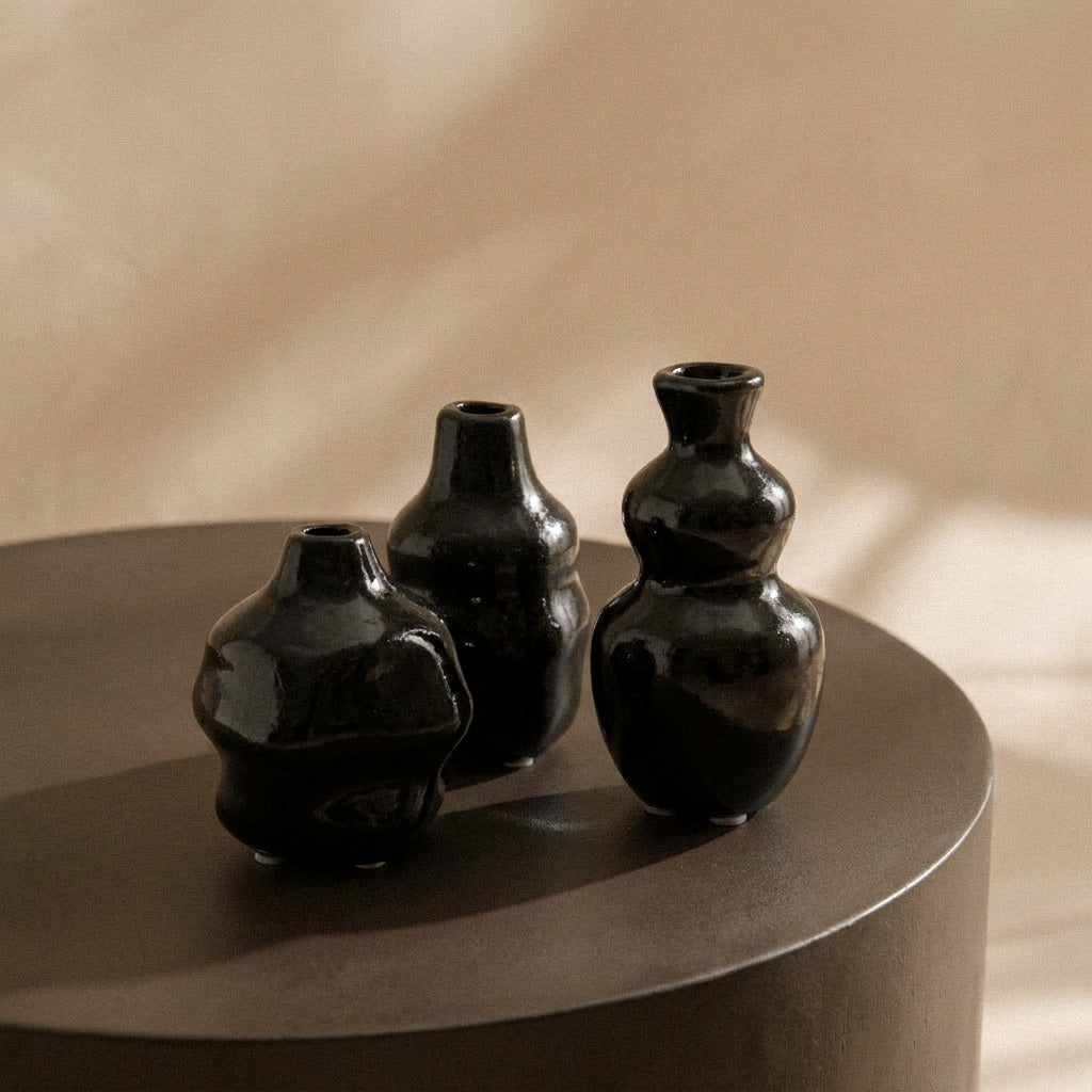 Set of black vases